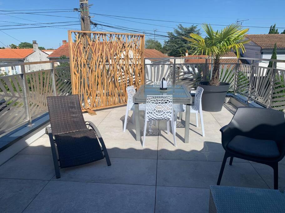 Maison Terrasse Proche Centre Ville Et Ile De Re La Rochelle  Ngoại thất bức ảnh